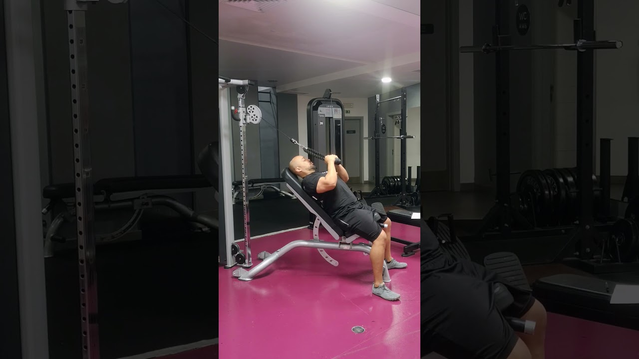 Incline Bench Tríceps Rope 