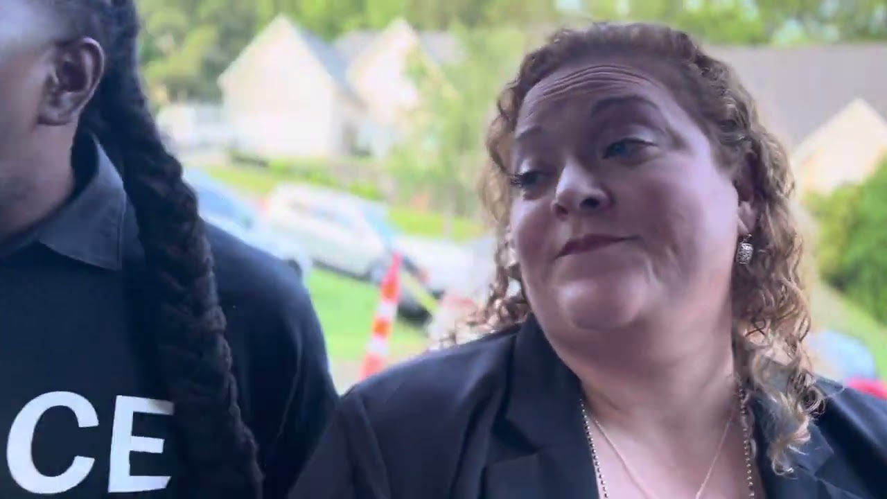 Cops pulling up at Da Shot House skit ￼