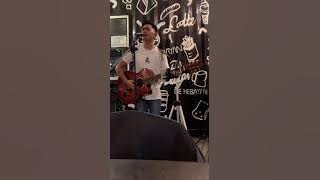 Seberkas sinar nike ardilla live perform busking