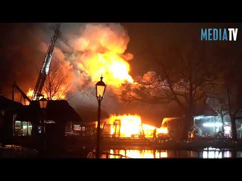 Uitslaande brand op Plaswijckpark Rotterdam