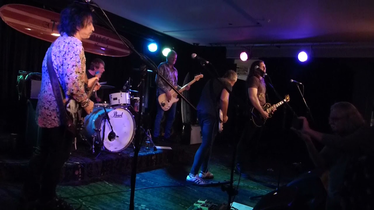 Crossroads TANK feat Chris Kamzelas