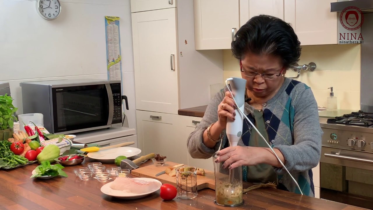 #013  Koken met Nina |  Pepesan Ikan Kuning