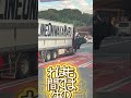 サービスエリアで運転席から放尿するトラック運転手 #エムライン #トラック運転手