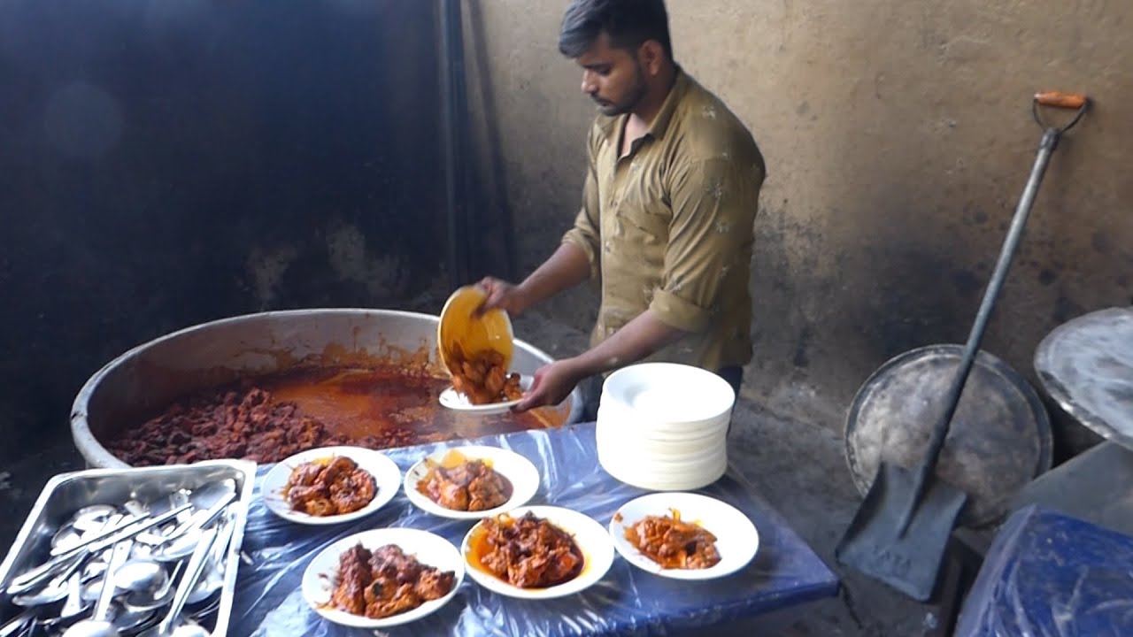 Hyderabadi Wedding Special RED CHICKEN Recipe | حفل زفاف حيدر أباد الدجاج الأحمر الخاص | Street Dine