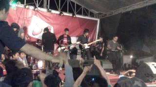 Sembilan Band Ada Bayangmu