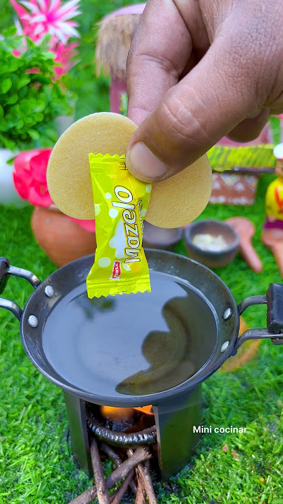 Mazelo banana Chocolate Vs Panipuri 🍫😜 #shorts #shortsvideo #youtubeshorts #minicocinar