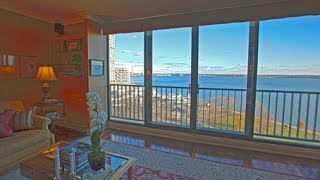 Toronto condo for sale @ 33 harbour square. contact jeff johnston. top
1% in gta sales. jeff@jeffjohnston.net www.condosplus.com stunning two
storey la...