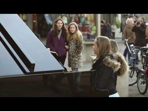 Video: När uppfanns självspelande pianon?