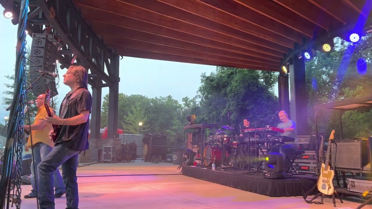 Sister Hazel at Icehouse Amphitheater in Lexington