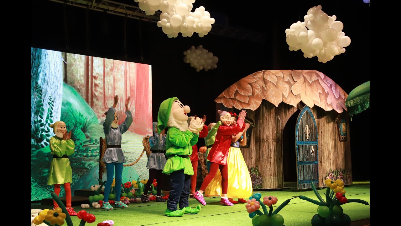 مسرحية بيضاء الثلج والاقزام السبعة snow White- fatafeit kidz  اخراج فاطمة الخطيب