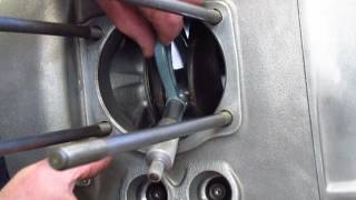 1977 BMW R100RS Measuring Crankshaft Crankpin Diameter