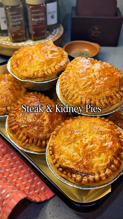 Back with Episode 6 of my pie series! Today it’s my take on classic Steak & Kidney Pies