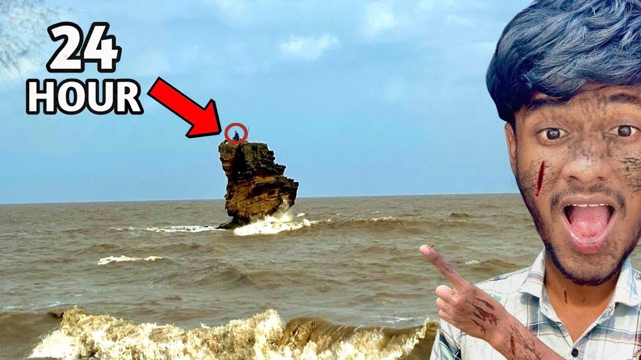 Surviving 24 Hours on a Dangerous Island!! समुंदर में फँस गए 😰