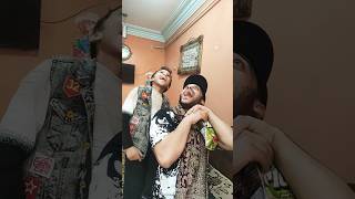 اخدت الشيبسي وجريت وضحكت عليه