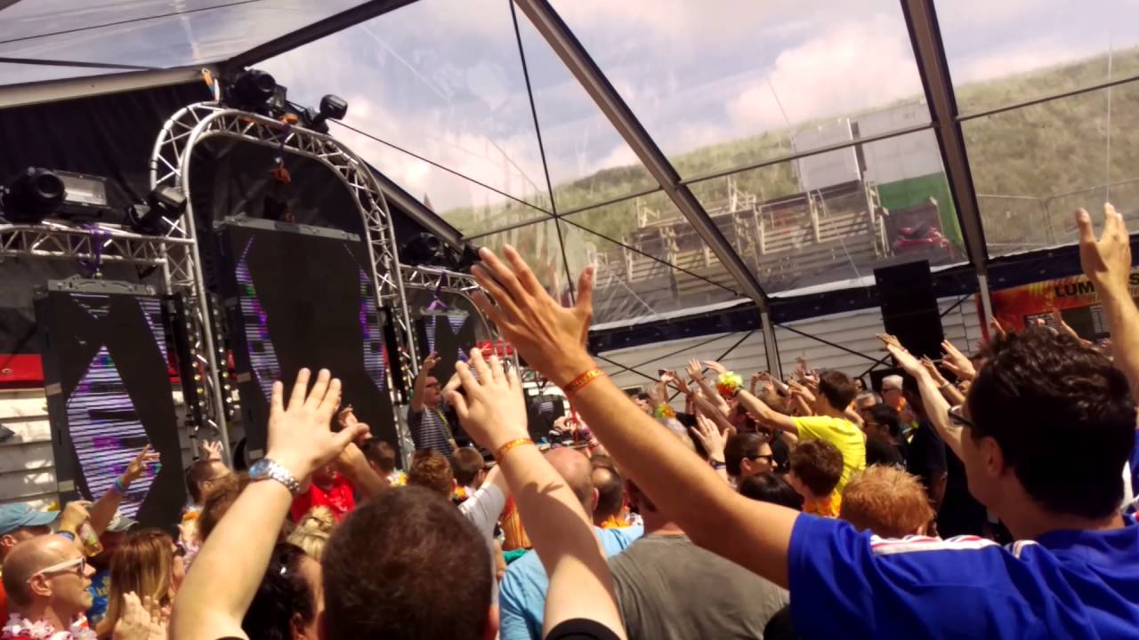 Temple One b2b Daniel Kandi @ Luminosity Beach Festival 2016 playing Sun in your eyes