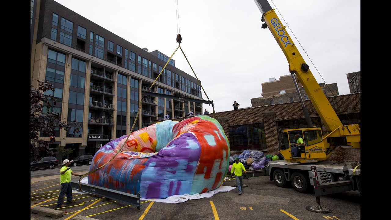 Artprize Entry Breaks World Record For World S Largest Bean Bag