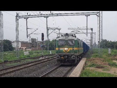 Powerful WAG-9 Freight Train | Loco Pilot Waves With Dipper | Indian Railways Real Action 🚆🔥