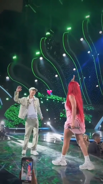 Cris MJ & Karol G - Una noche en Medellin