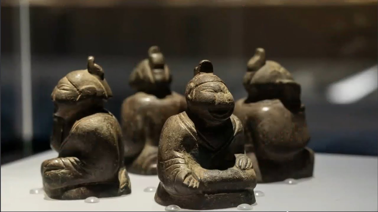前漢墓から出土の青銅鎮、古代中国の暮らし映す - YouTube