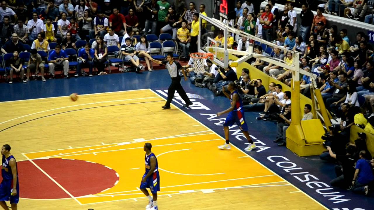 [HQ] Chris Paul to Kevin Durant alley-oop slam (SMART Gilas vs. NBA All-stars) Manila