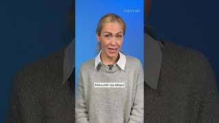 Defining άβολη εξωστρέφεια