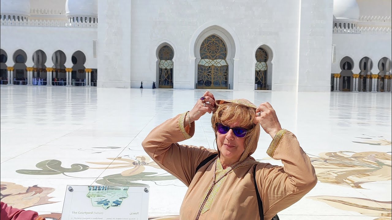 O zi in Abu Dhabi. Moscheea Sheikh Zayed. Heritage Village