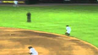 2010/04/27 Keppinger makes the play