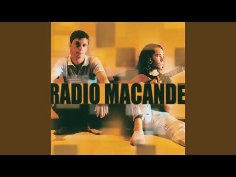 Watch the video for Una luz se apaga