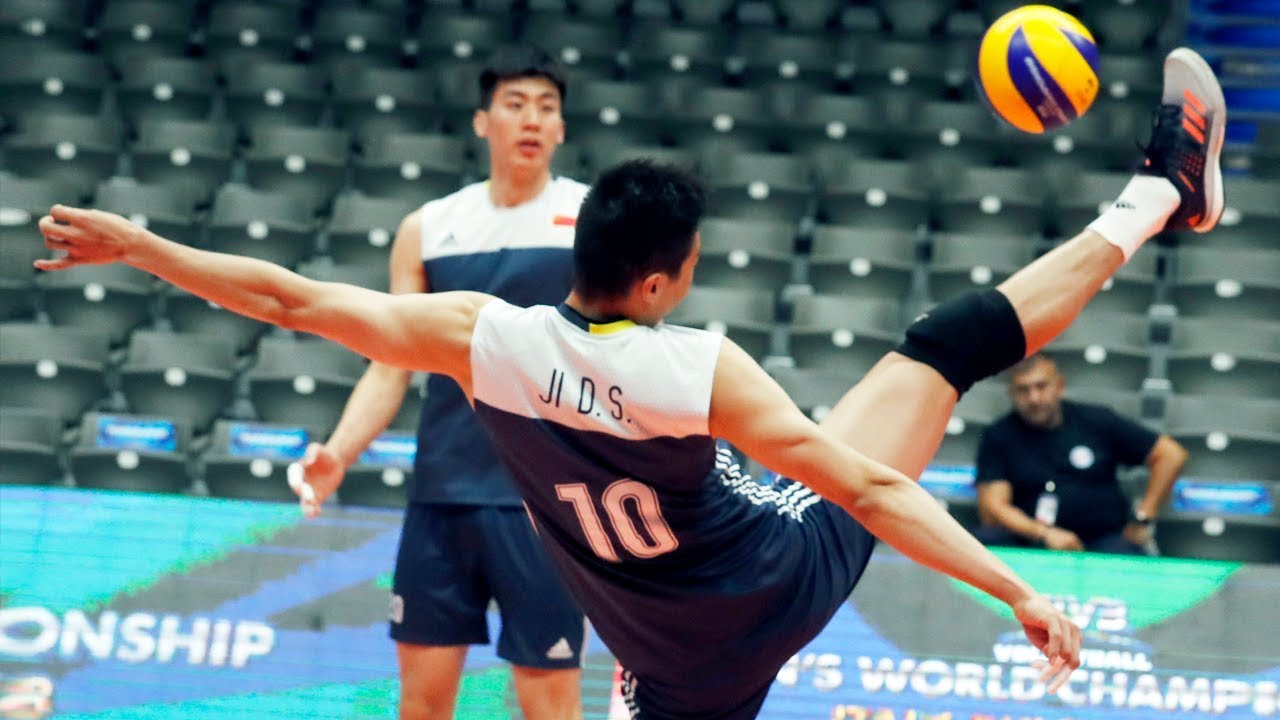 30 Volleyball Digs That Shocked The World YouTube