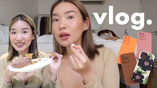 vlog | some sad news, new beauty discoveries and new furniture, best pie i’ve tried!