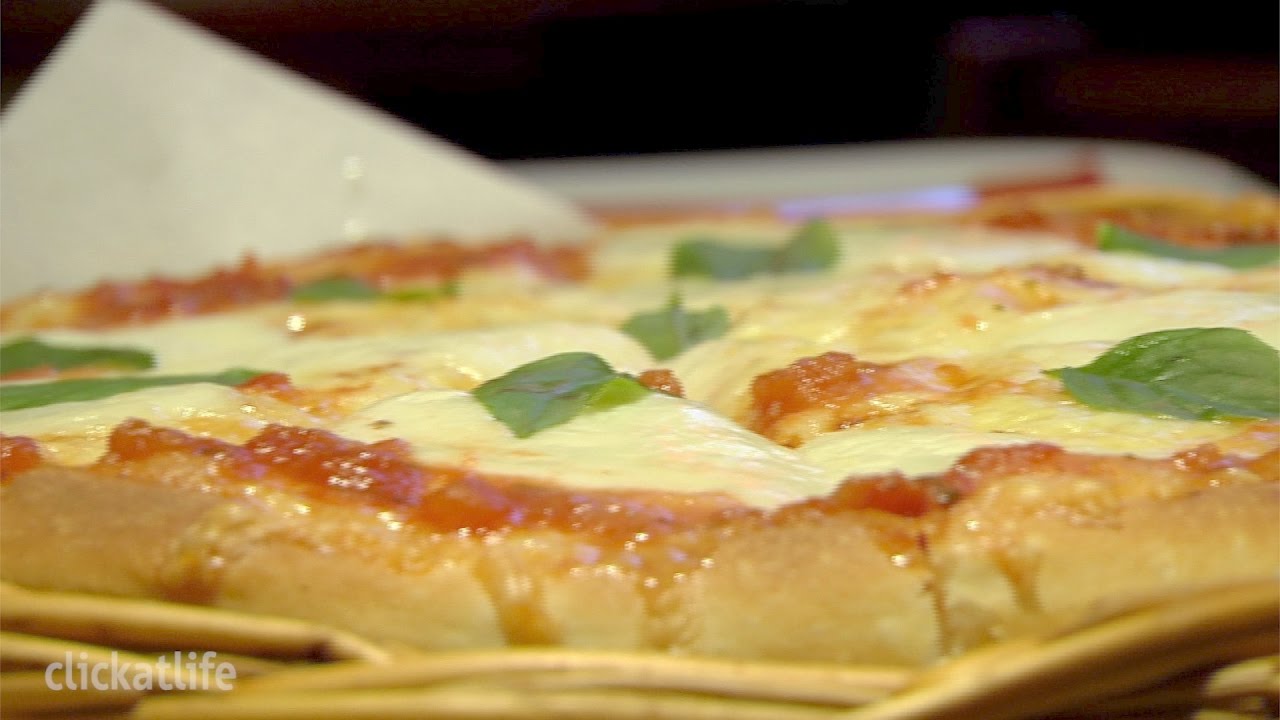 Φτιάχνουμε επαγγελματική pizza στο σπίτι με τη συνταγή του Willy's