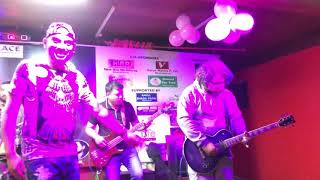 Video thumbnail of "Doli Chadai Fresh Nepali song live at Bhairawa Today"
