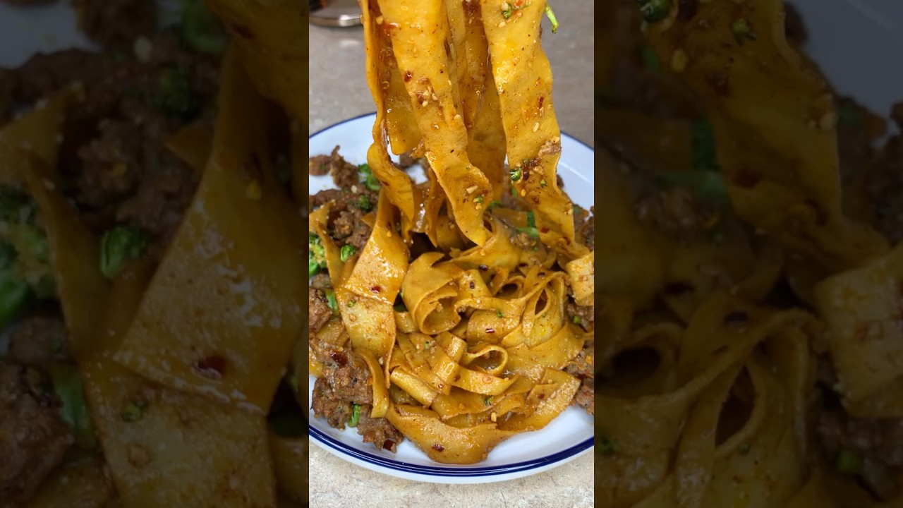 Chili oil egg noodles 🍜 eggnoodles chili chilioil shorts YouTube