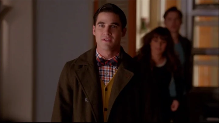 Glee - Blaine goes to get Kurt back but sees him w...