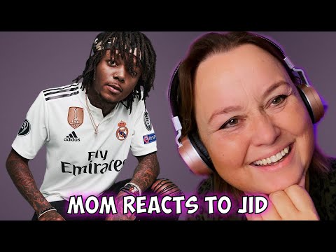 My MOM Reacts to J.I.D - Working Out | A COLORS SHOW [She LOVES it?!]