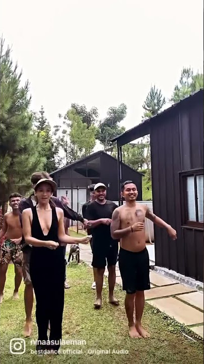 JOGET BARENG FLOKI AND THE CLAN