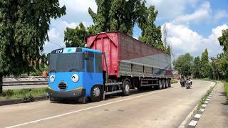 Semua Mundur !! Wow Ada Truk Kontainer Besar, Truk Pasir, Bus Telolet Basuri Mirip Semua Kawan Tayo