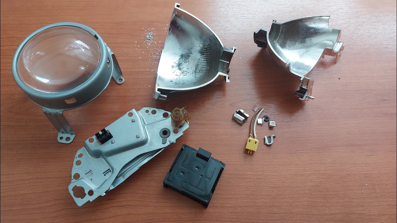 How to replace Bi-Xenon projector in VW Passat B5.5 headlight.