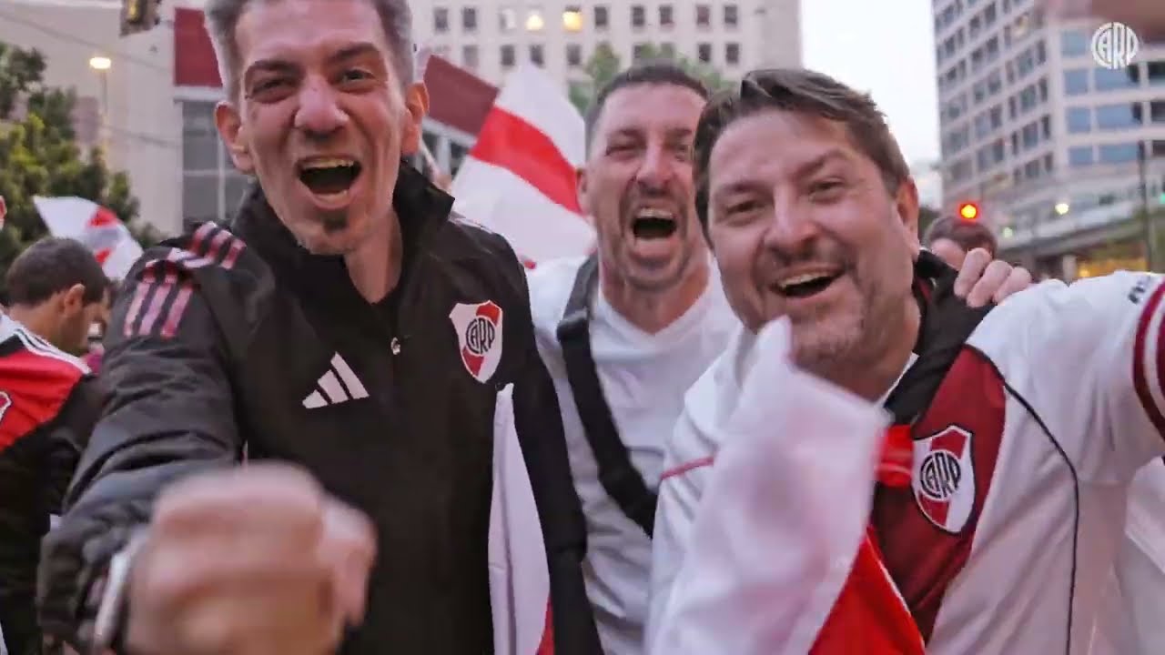 Banderazo en el hotel de Seattle | #FIFACWC 🤍❤️🤍