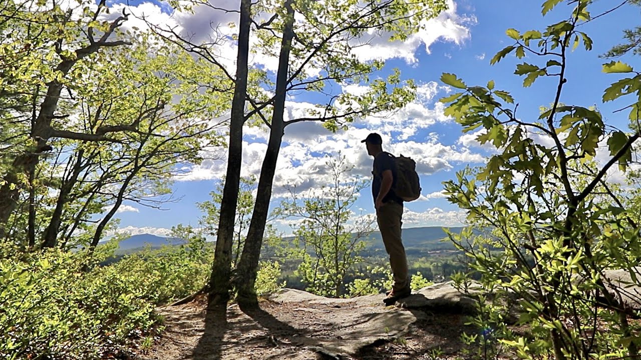 Hiking mount Caesar in Swanzey NH is a really nice hike with a great