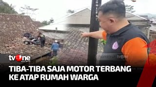 Rem Blong Motor Nyangkut Sampai Atap Rumah Warga | Kabar Petang tvOne