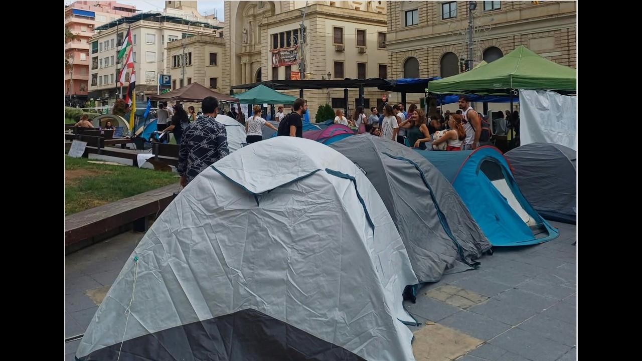 Entrevista a Elena Bronchalo, corresponsable de comunicació de l'acampada per l'habitatge d'Alacant