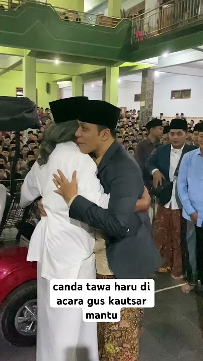 Pelukan Persahabatan Antara Gus Kautsar dan Gus Muwafiq