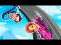 BUTTO GIÃ™ I MIEI AMICI DALLA MEGA RAMPA DI GTA 5!