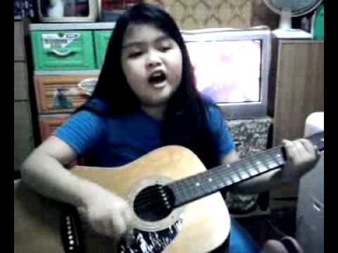 Andrea Osias Playing quitar (laro laro lang talaga...