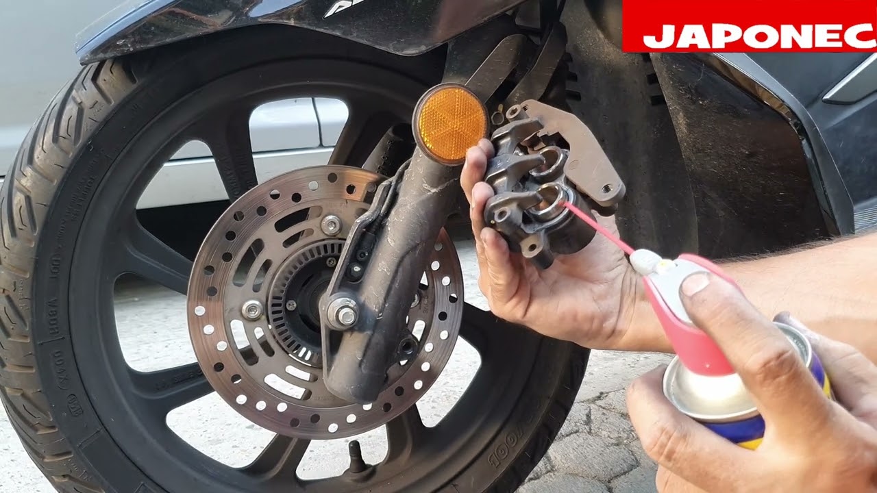 Honda PCX 125 Brakes change