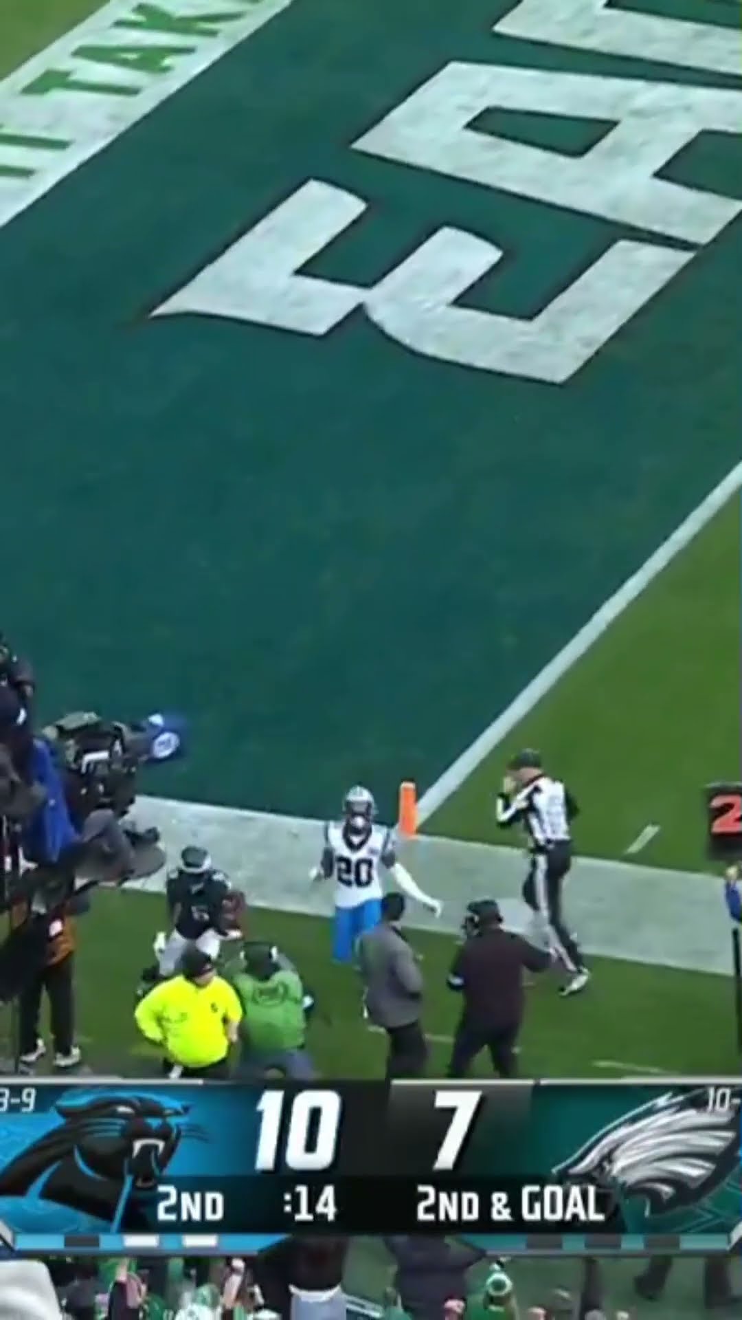 Jalen Hurts CONNECTS with DeVonta Smith for 4-YARD TOUCHDOWN ?? Eagles vs Panthers Highlights