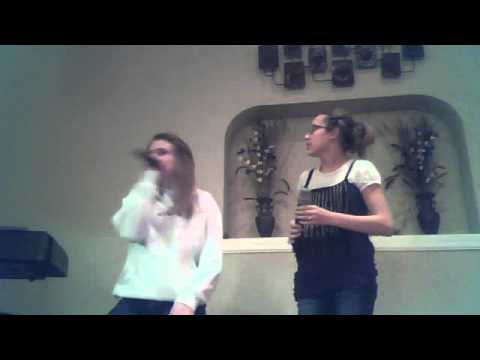 kristin and shelby singing happy new years