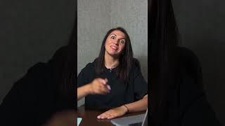 Бобр построил плотину дома