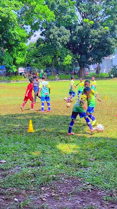 Pantang menyerah, karena mimpi tak datang sendiri. Kita kejar! #football